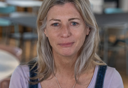 Portrait photo of Nicola Hope